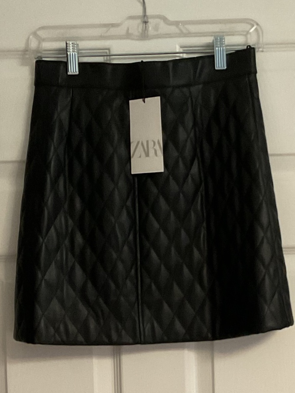 💐NWT💐 Zara Faux Black Leather Quilted Mini Skirt - size XS - Picture 3 of 6